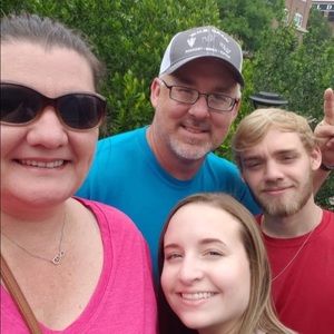 Meet your Posher, Clinton